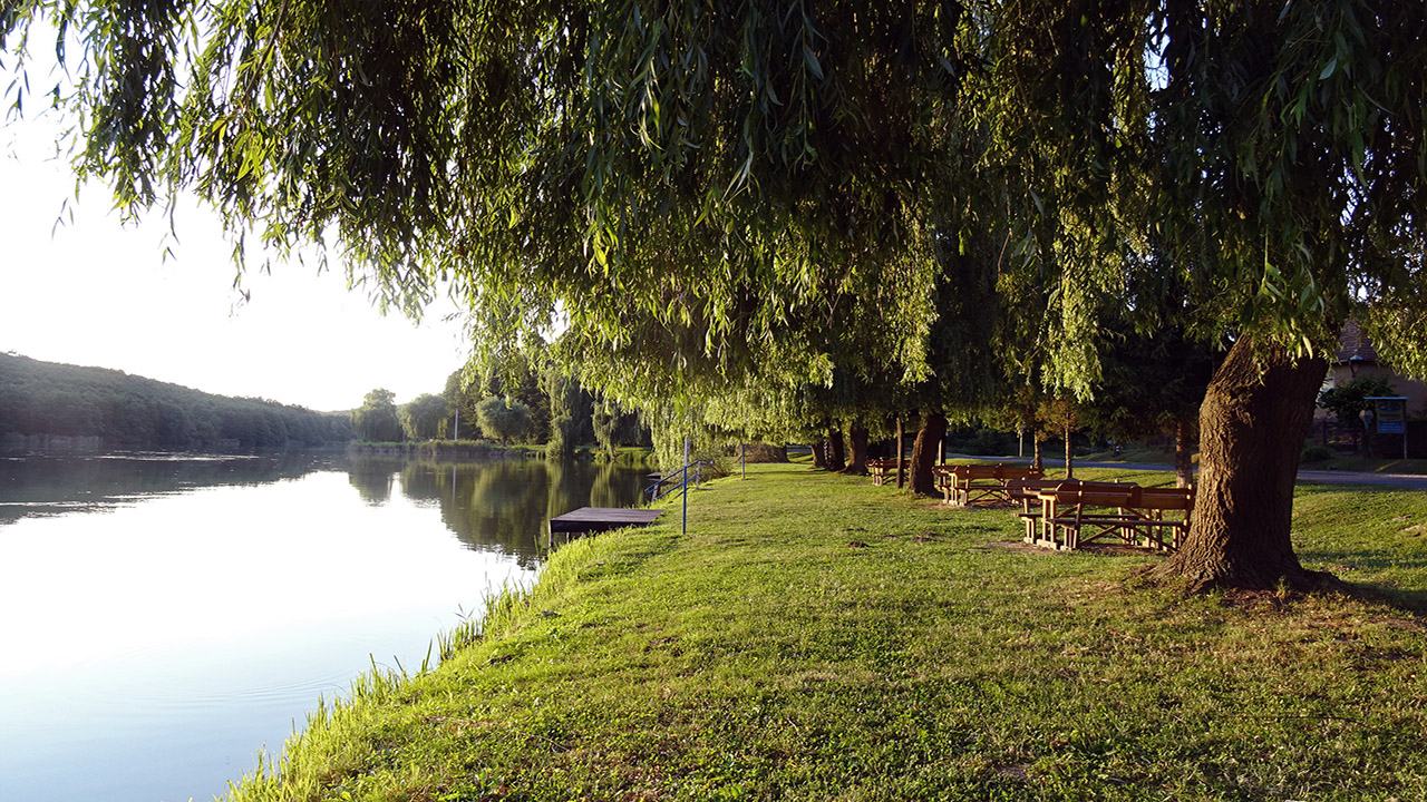 A Kistolmácsi-tó műsoridőn kívűl is csodás.